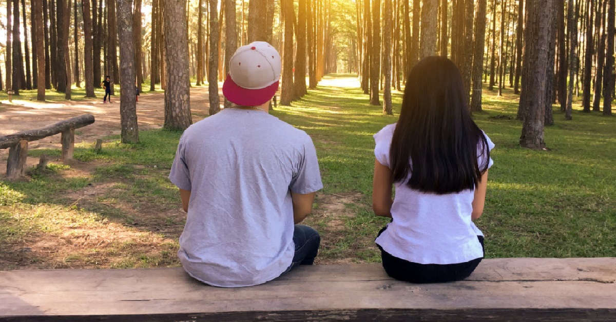 WOMAN’S SISTER IS “ENGAGED” TO HER EX-BF, ENCOURAGED BY THEIR FATHER