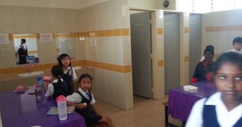 Malaysia Non-Muslim Students Have To Eat Lunch In Toilet During Ramadan Malaysia Non-Muslim Students Have To Eat Lunch In Toilet During Ramadan