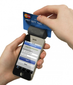 Singapore Delivery Man Duplicating Credit Cards At Your Door Step!!