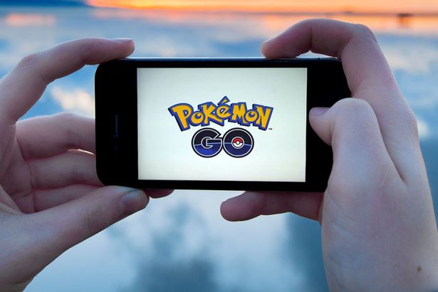 Pokemon Go: Pikachu causes accident in the middle of the highway!