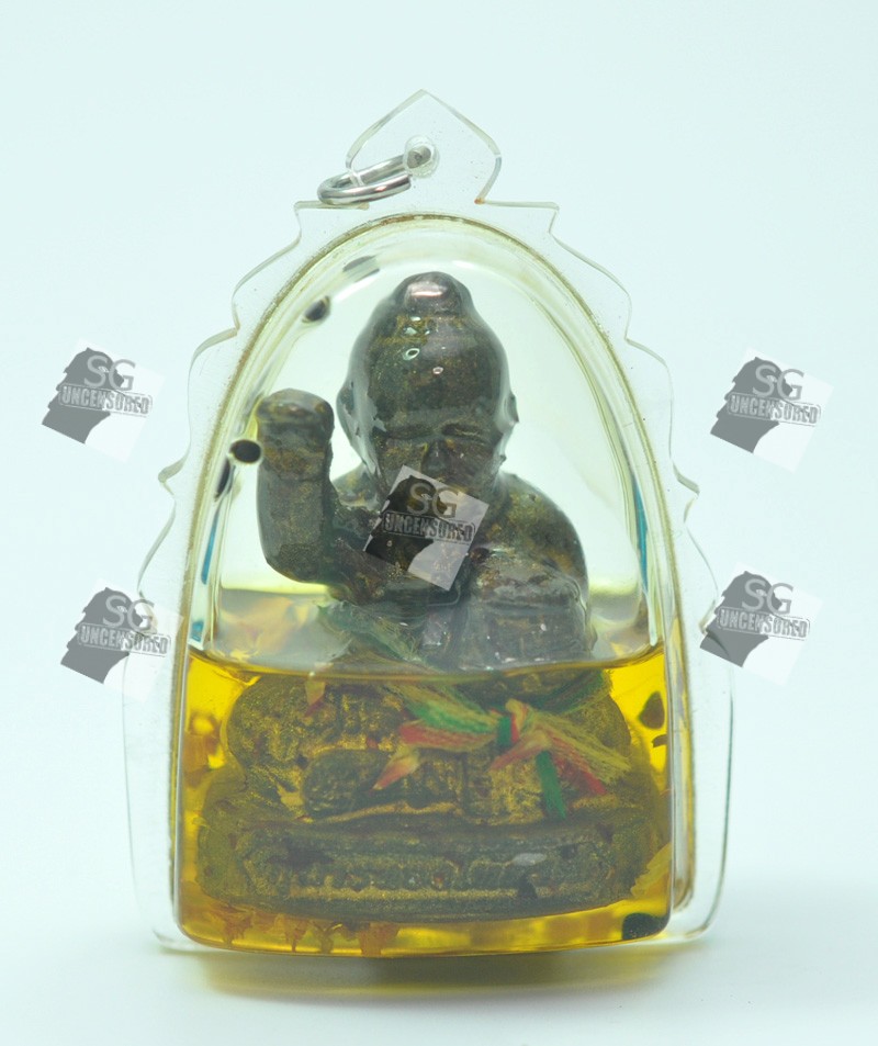 Man bought Thai amulet and got spooky encounter