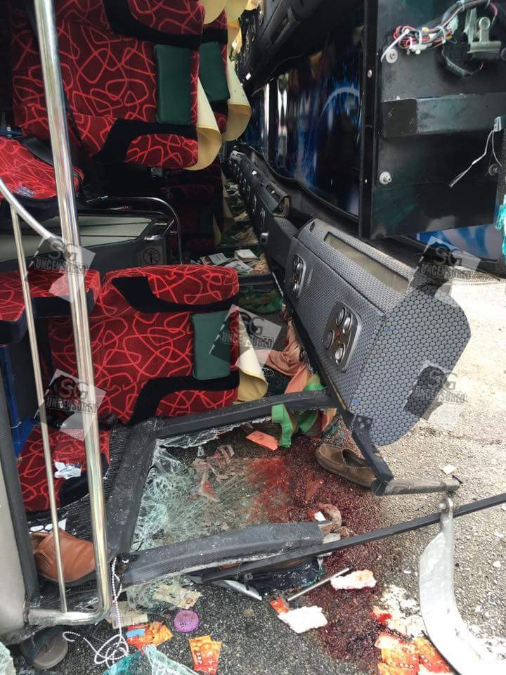 Grassland Express & Tours bus leaving Genting to Singapore overturn on highway