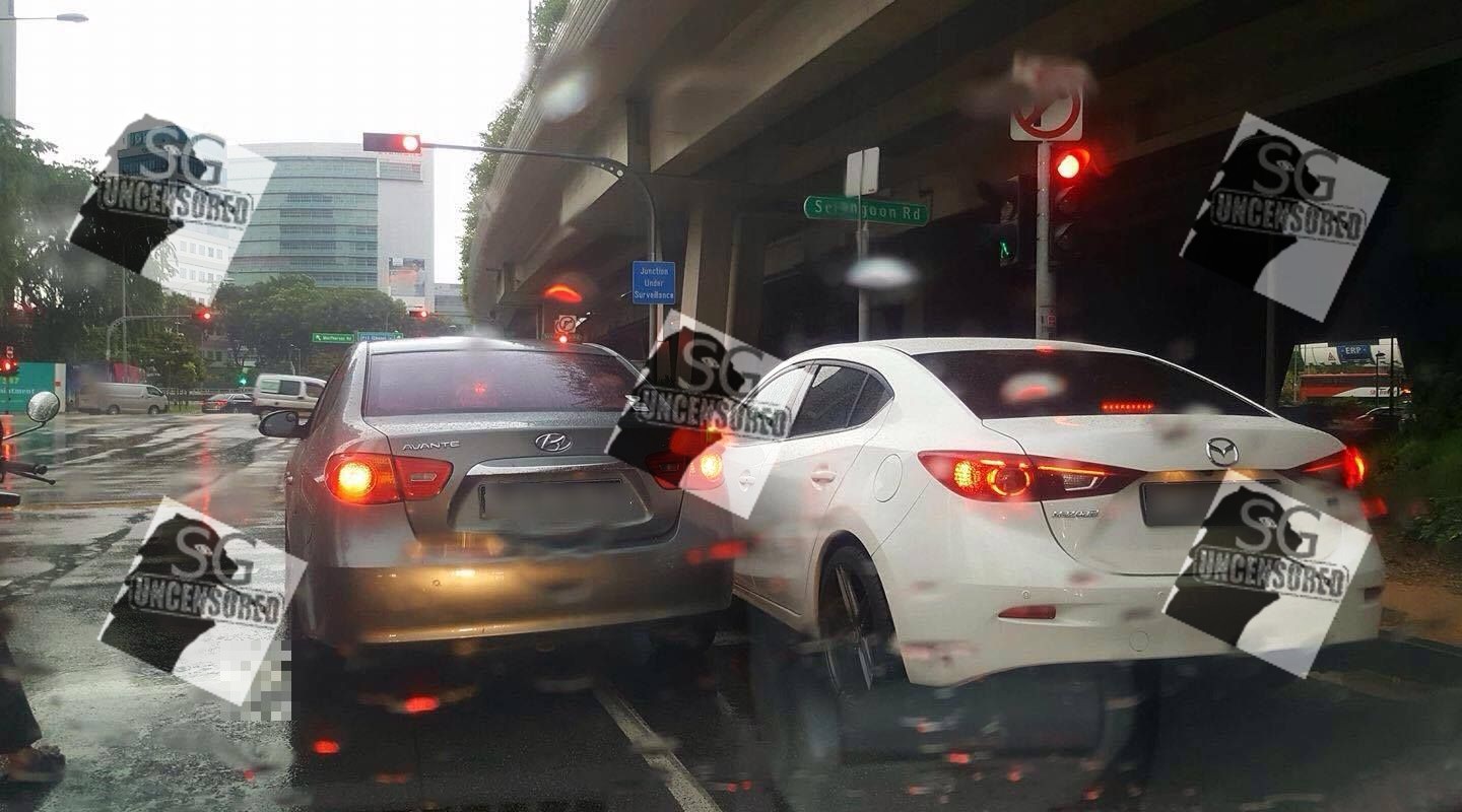 Kiasu driver getting what they deserve at Seragoon Rd??