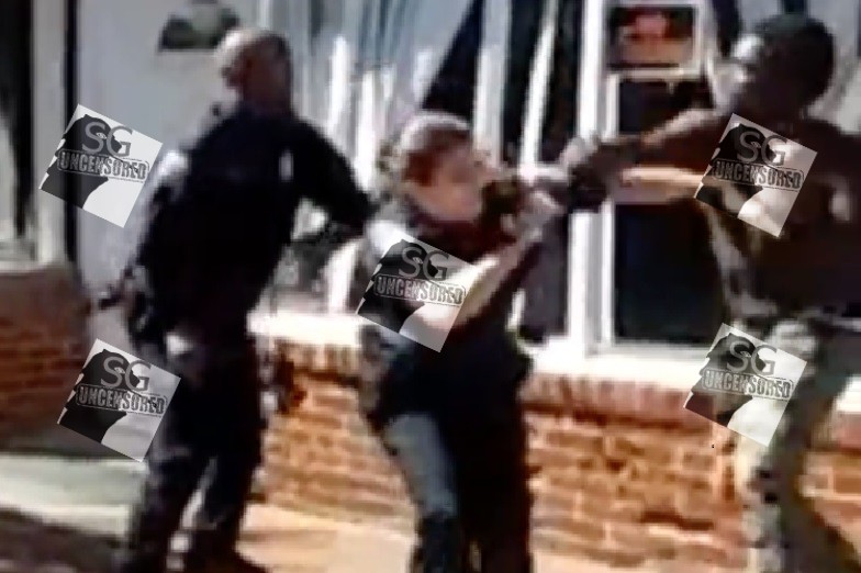 Female PoliceWoman blackout after being assaulted.