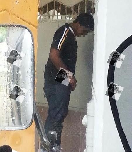 Caught Drunk Guy Peeing At HDB Staircase