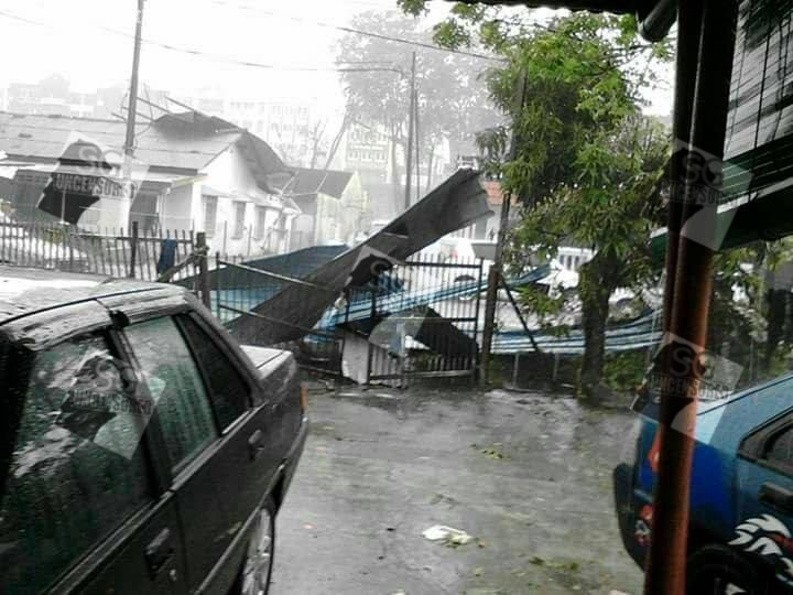 BEWARE!!!!!!!!!!! Flood/Storm At Johor Just Yesterday!!!!