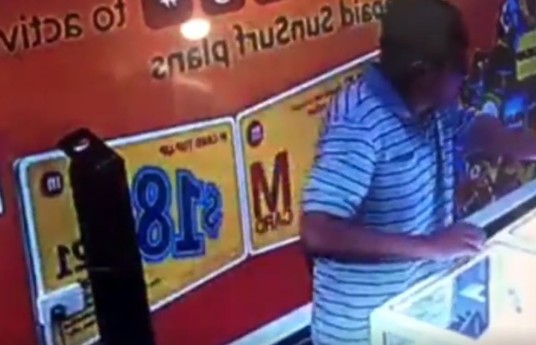 NEW VIDEO EVIDENCE SHOWING THE FIGHT INCIDENT AT UPP CHANGI HANDPHONE SHOP