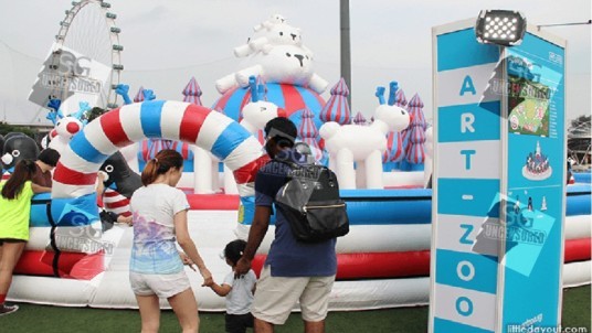 Please be careful to take of your kids when going to Art Zoo bouncing castle!