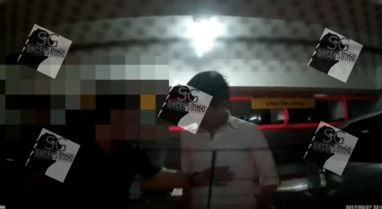 Guy Got Attack In HDB Carpark Over Parking Lot!(Video) FIGHT AH!!!!