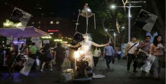 The ARREST WAS A MISTAKE: ORCHARD ROAD STREET PERFORMER