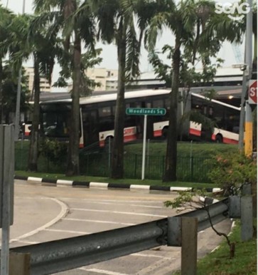 BUS ALMOST GO THROUGH THE FENCE AT WOODLANDS INTERCHANGE