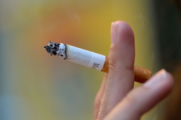 MALAYSIA – POLICE GOT STABBED FOR ASKING MAN TO STOP SMOKING AT PETROL KIOSK