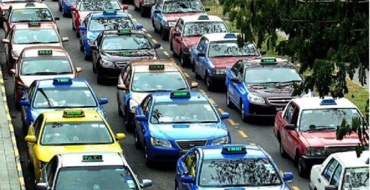 EXPLAINATION OF WHY TAXIS LOSING TO UBER / GRAB IN 230 WORDS POWER LA!