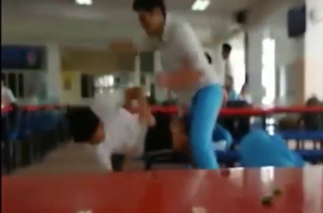 STUDENT GOT BULLY AND BEAT DOWN BY BIG SIZE STUDENT