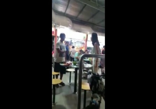 YOUNG COUPLE BULLY OLD MAN AT TOA PAYOH CAUGHT ON TAPE!!!
