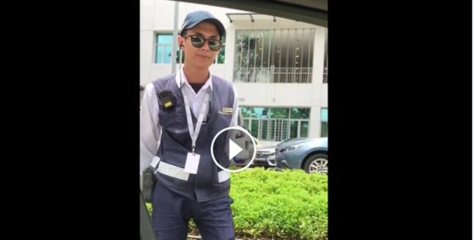 WOMAN CLAIMS THAT LTA OFFICER ONLY ALLOWS MUSLIMS TO PARK ON ROADSIDE(VIDEO)