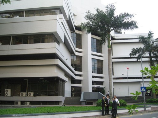 OUTSIDE THE SG STATE COURTS, BULLET IS BELIEVED TO BE FOUND!!