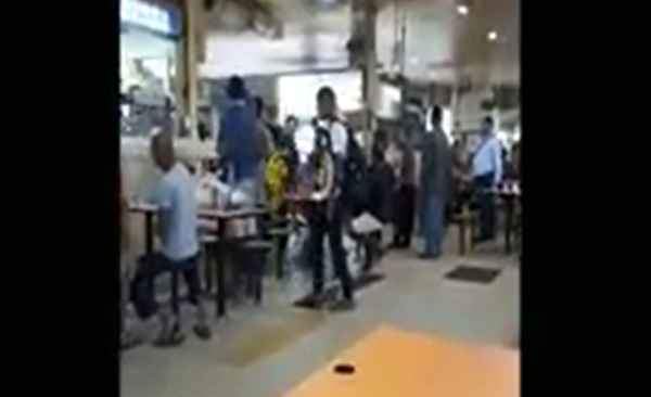 FIGHT AT TEKKA CENTER STOP BY POLICE!! (VIDEO)