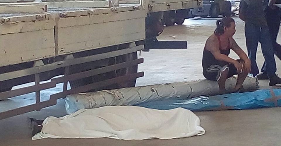 UPDATES – MAN DIES AT TANJONG PENJURU AFTER BUNDLES OF STEEL FALL ON HIM