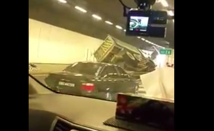 ACCIDENT AT NICOLL HIGHWAY EXIT ALONG KPE (ECP)