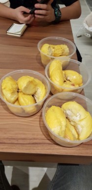 BEWARE of door to door durian scammer