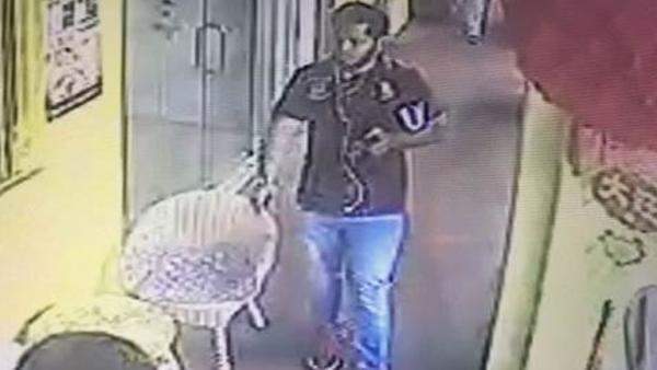 MOLESTER AT SULTAN ROAD! BEWARE!!!!! PLEASE SHARE!