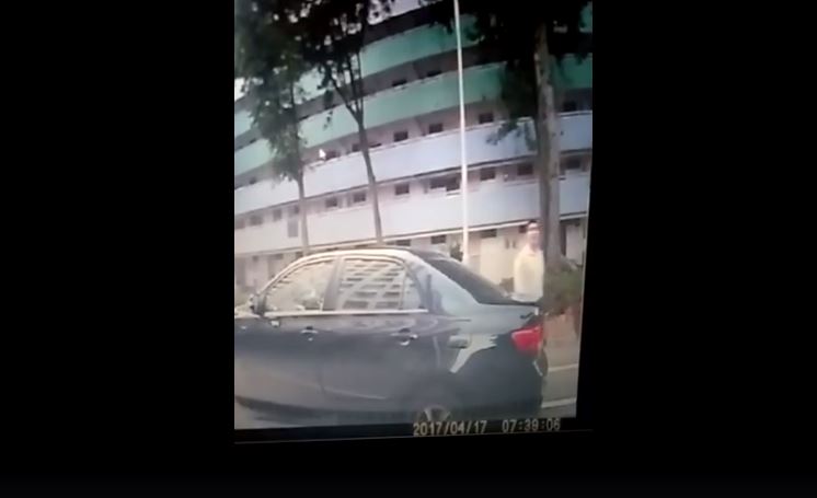 DRIVER USE ABUSIVE LANGUAGE LIKE B*ITCH AND SL*T AFTER REALIZING DRIVER IS FEMALE(VIDEO)