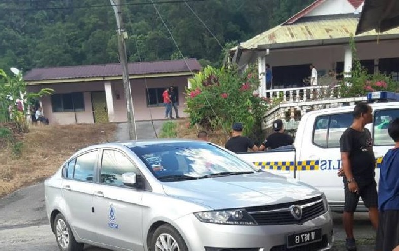 MALAYSIAN POLICE SHOOTS HIS PREGNANT GIRLFRIEND WITH GUN