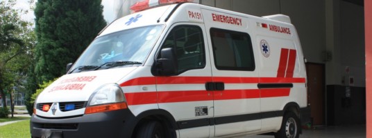 INCONSIDERATE ROAD HOG BLOCKS AMBULANCE RUSHING TO HOSPITAL!