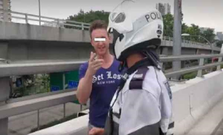ANG MOH FT DRIVE. POINT MIDDLE FINGER AND THROW OBJECT!!! (VIDEO)