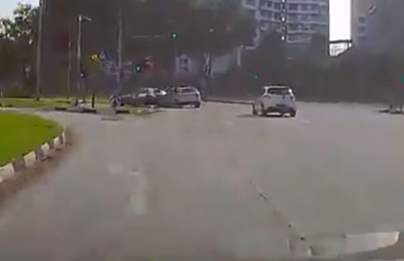 BMW AND AUDI ACCIDENT AT UPPER SERANGOON ROAD (VIDEO)