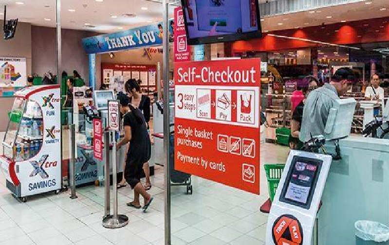 NETIZEN WITNESS LADY FELL IN NTUC, NO ONE OFFERED HER HELP.