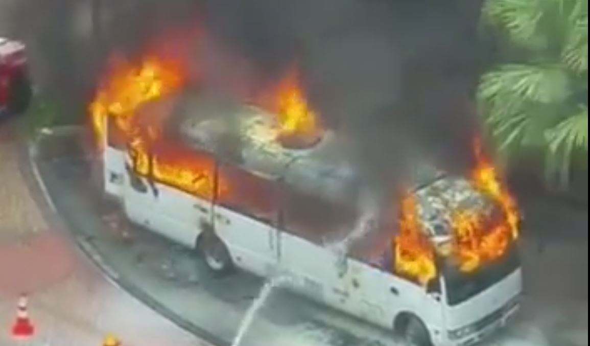 BUS CAUGHT FIRE AT WOODLANDS NORTH OAKS CONDO (VIDEO)