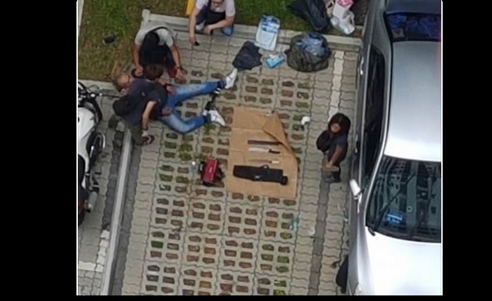 RAID BY CNB! DRUGS AND PARANG AT TAMPINES AREA!! (VIDEO)