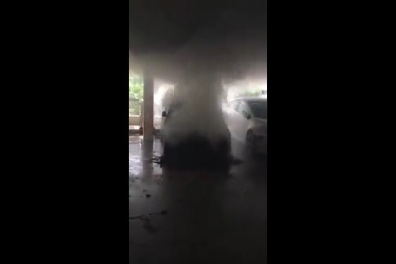 CAR ON FIRE IN WOODLANDS MULTI STOREY CARPARK (VIDEO)