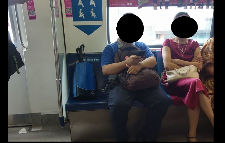 MORE AND MORE SELFISH PEOPLE IN MRT. THE BAG TIRED?  BAG GOT BACKSIDE NEED SIT?