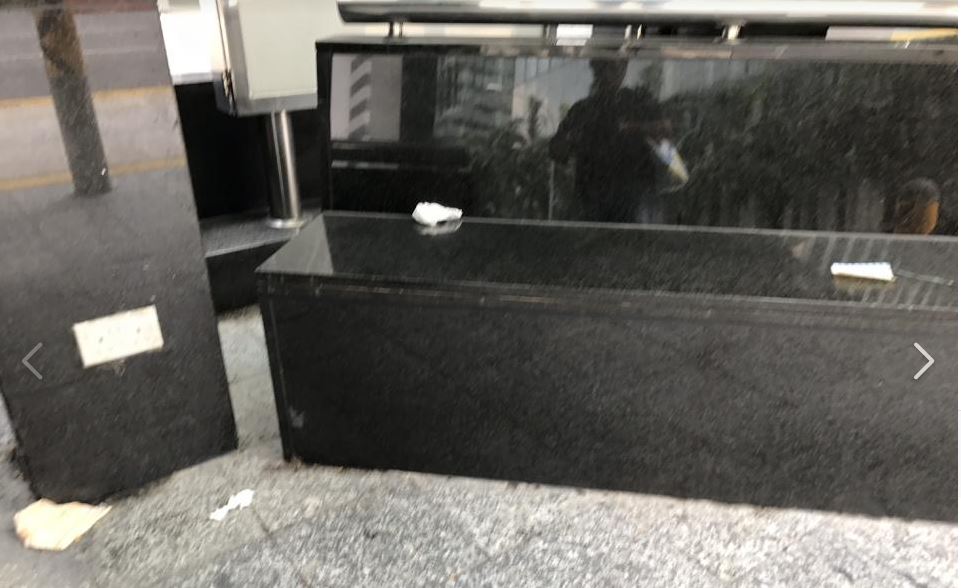 COMMUTERS TREATS BUS STOP AS DUMPING GROUND @ CECIL STREET