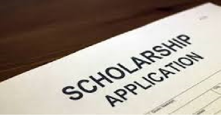 NUS STUDENT CLAIMED THAT TAKING UP A SCHOLARSHIP BOND MADE HIS LIFE MISERABLE!