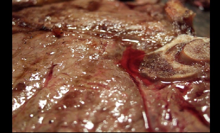 LOVE STEAK? THE RED LIQUID IS NOT BLOOD!! IT IS ACTUALLY….