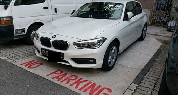 BMW DRIVER PARK THE CAR IN NO PARKING ZONE @ TOA PAYOH!!!
