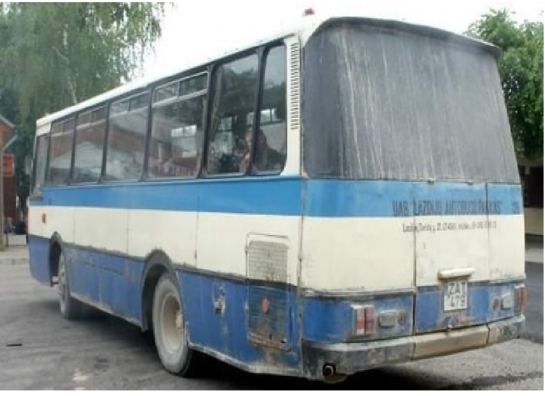 PAID PREMIUM PRICE FOR LUXURY COACH TURNS TO TO BE OLD PIECE OF …..