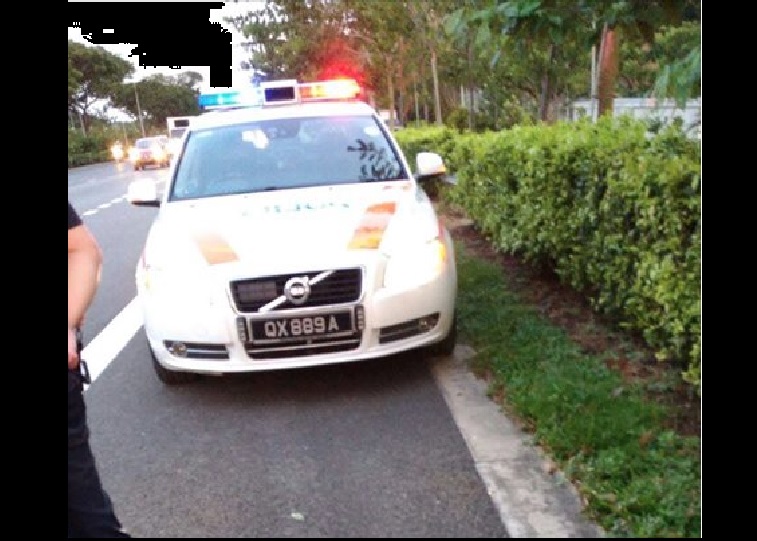 HELPFUL TP HELP STRANDED BIKE “OFFICERS REMINDED ME TO BREAK FAST”