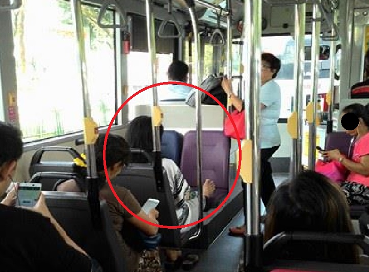 LJ WOODLAND AUNTIE BLOCK 4 SEATS ON BUS WITH LEGS. REFUSE TO GIVE ELDERLY SIT.