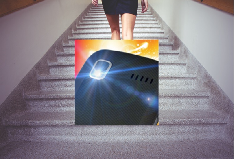 GUY TOOK UPSKIRT VIDEO WITH FLASHLIGHT ON @ BUKIT PANJANG!