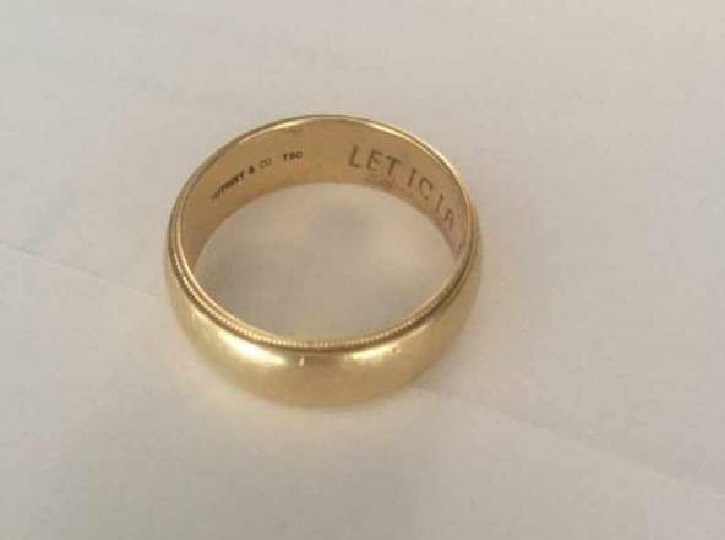 LOOKING FOR OWNER OF GOLD WEDDING RING. SHARE AND FIND!