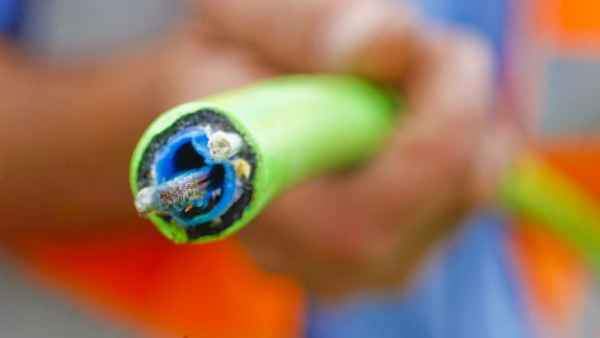 MYREPUBLIC GIVE FREE GIFT THEN ASK IT BACK!!!