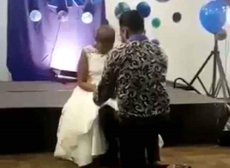 HEART-WRENCHING SG MAN RENEWS MARRIAGE VOW WITH WIFE THAT HAVE CANCER