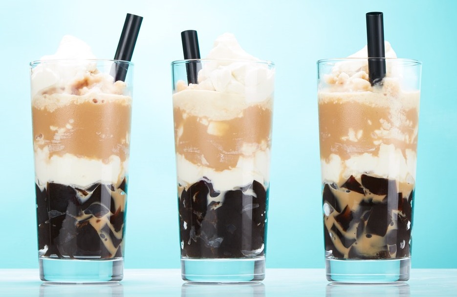 NETIZEN CLAIMS THAT PEOPLE WHO DRINK “BRANDED” COFFEE ARE EITHER FINANCIALLY RETARDED OR IGNORANT!