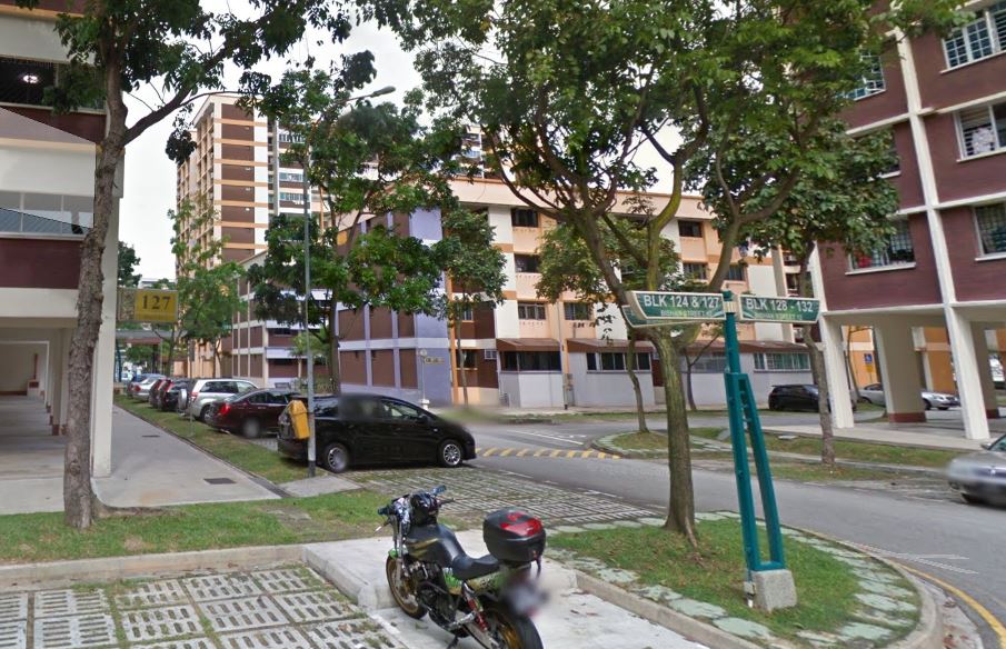 14 Y.O WEAR BLACK MASK WANT ROB AT BISHAN!