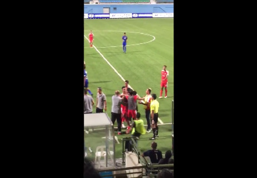 S LEAGUE MATCH AT JALAN BESAR BECOMES PHYSICAL (VIDEO)